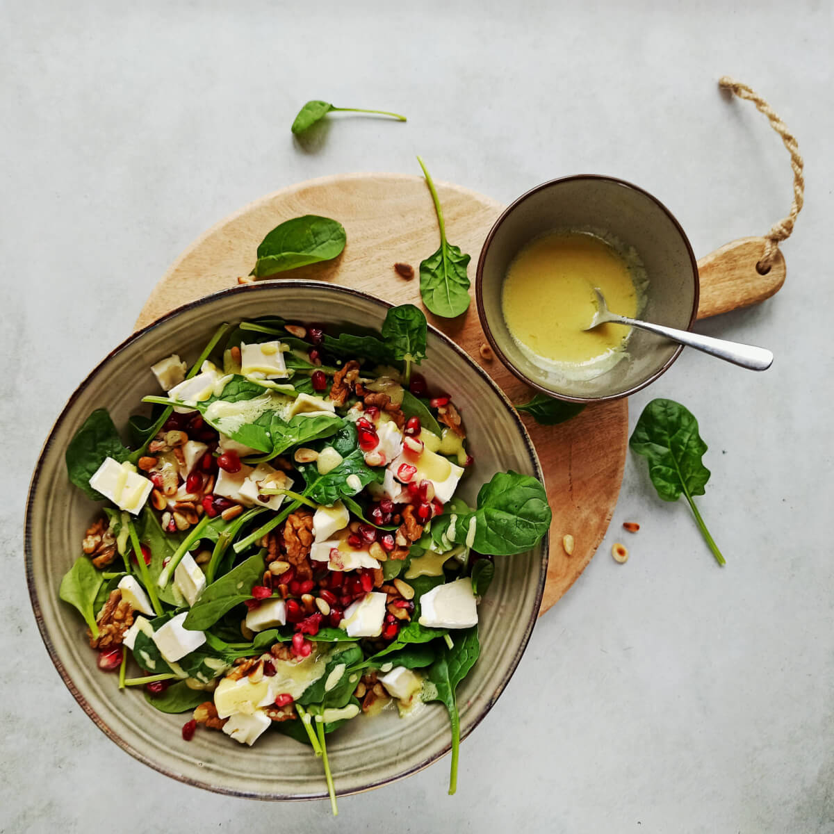 Spinaziesalade met brie en walnoten salade recept gezonde granaatappel salade buufenbuuf