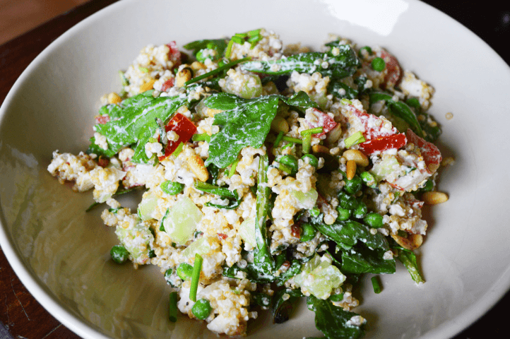 Vegetarische quinoa salade met feta en kruiden 