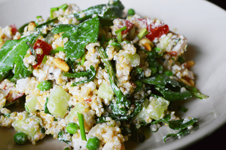Vegetarische quinoa salade met feta en kruiden