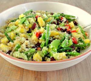 quinoa salade met sugarsnaps en mango