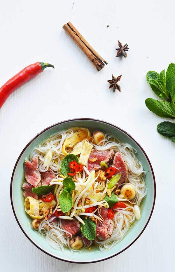snelle-vietnamese-pho-soep-met-biefstuk