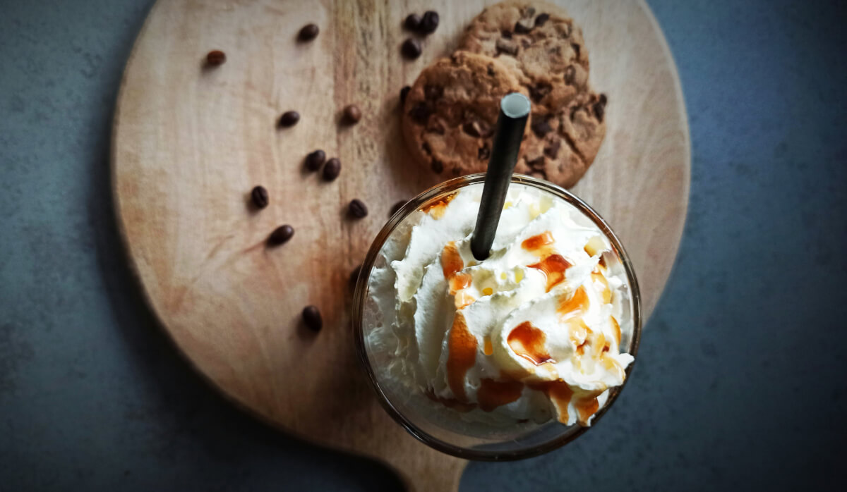 frappuccino karamel vanille-ijs en slagroom buufenbuuf recept koffie