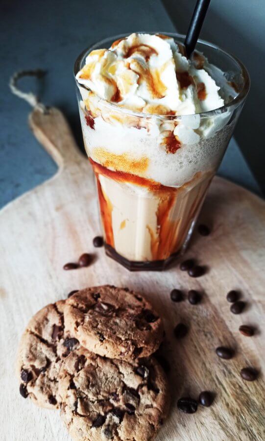 frappuccino karamel vanille-ijs en slagroom buufenbuuf recept koffie