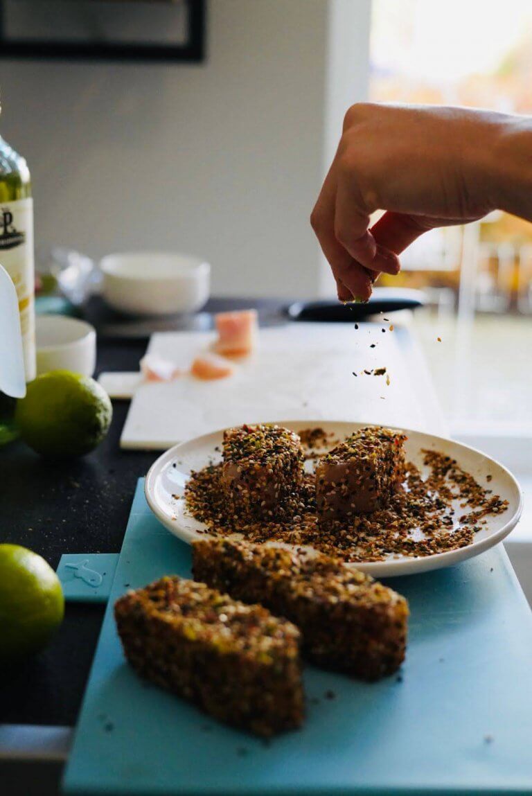 Tonijn_Tataki_met_avocado_creme_buufenbuuf_voorgerecht_sushi_recept