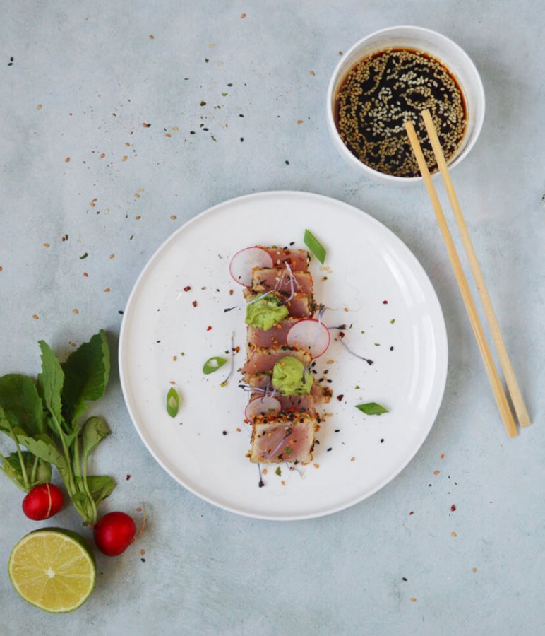 Tonijn_Tataki_met_avocadocreme_buufenbuuf_voorgerecht_sushi