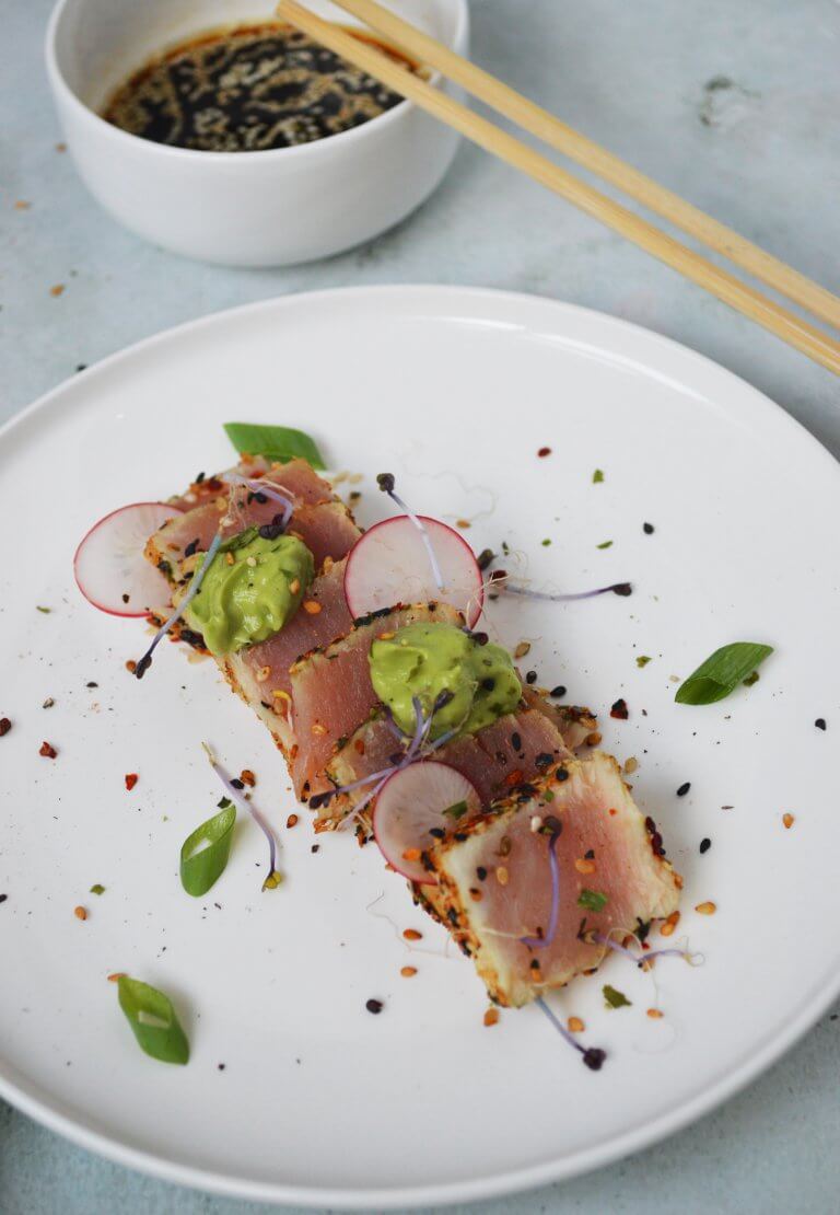 Tonijn_Tataki_met_avocado_creme_buufenbuuf_voorgerecht_sushi_recept